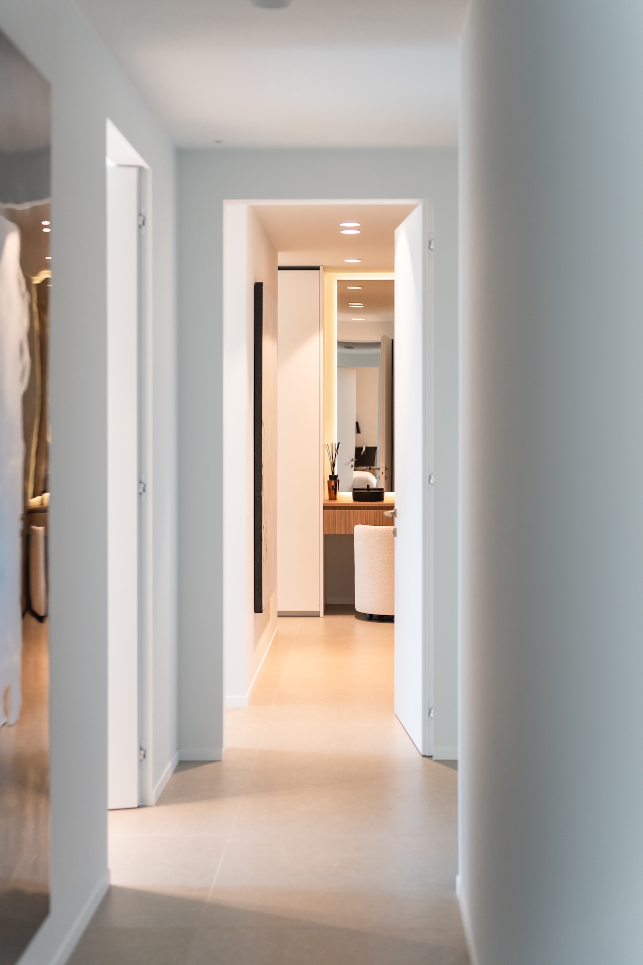 Resa Estates Ibiza Cas Mut villa te koop sale hallway bedrooms .jpg